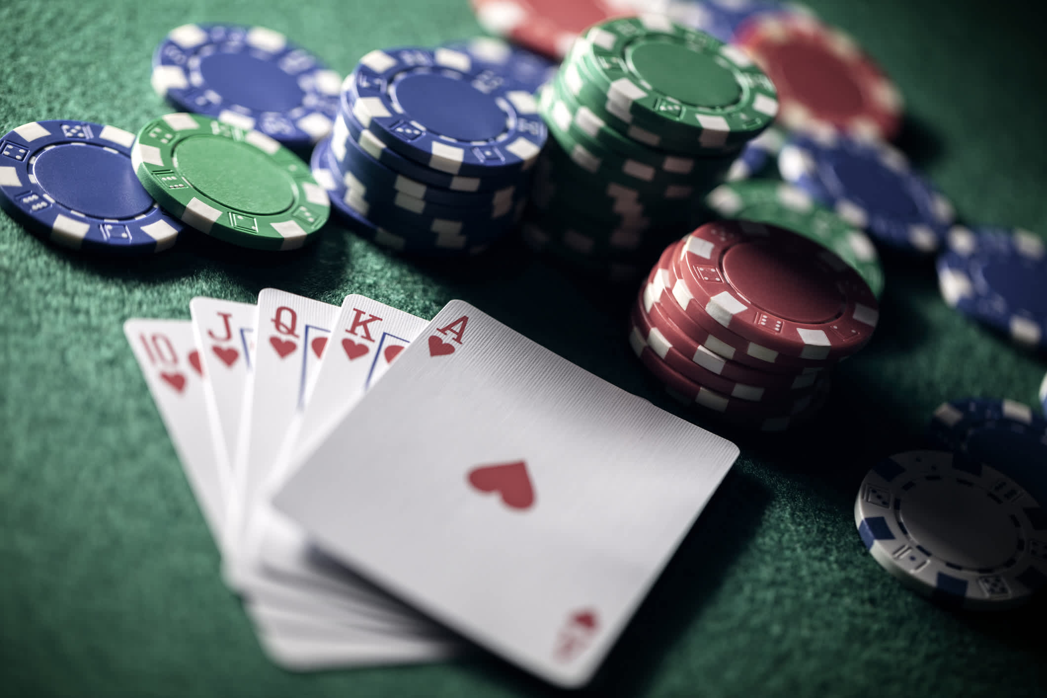 Poker Games: Become A Successful Online Poker Player With These Traits