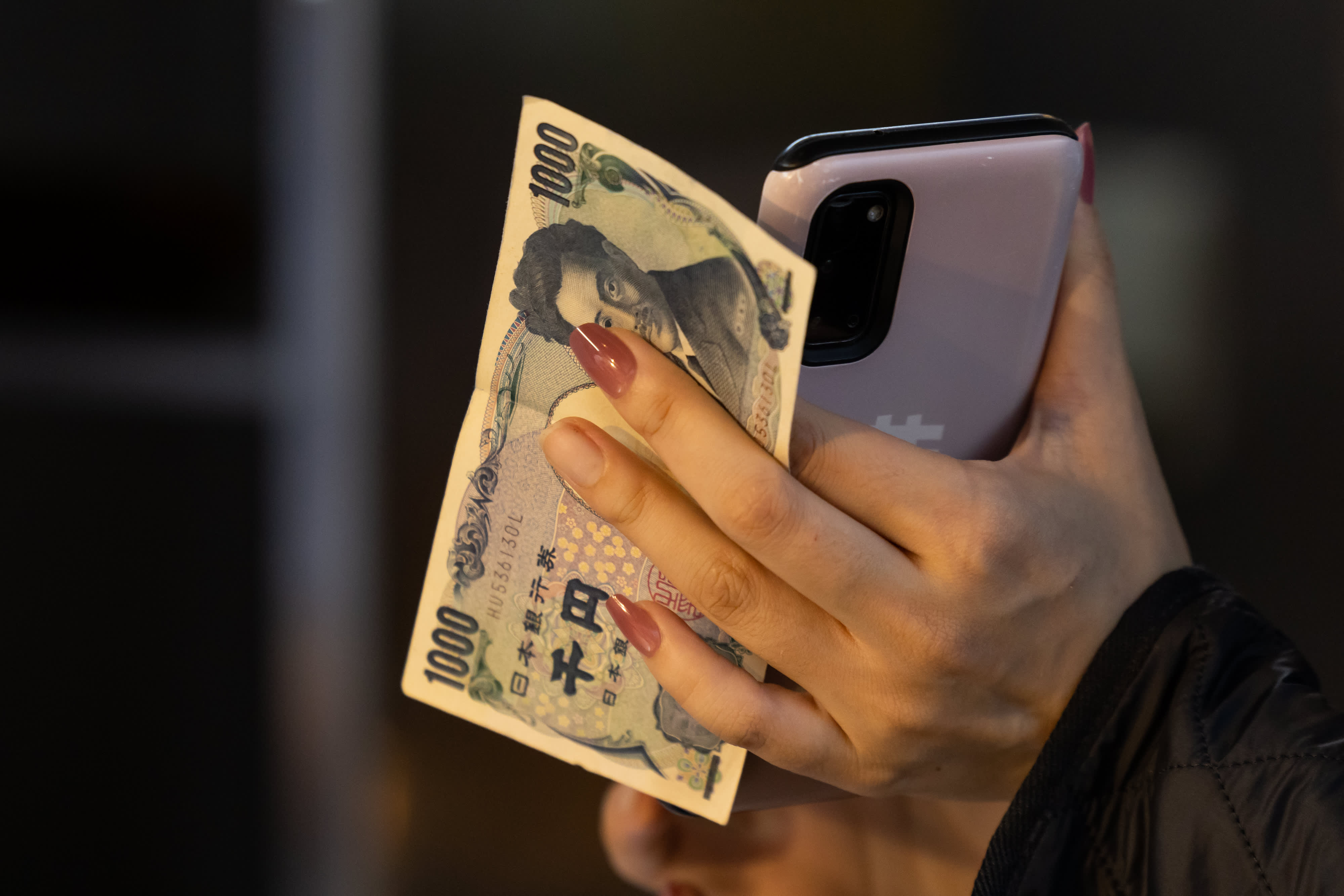 Bank of Japan to launch pilot program for issuing digital yen in April