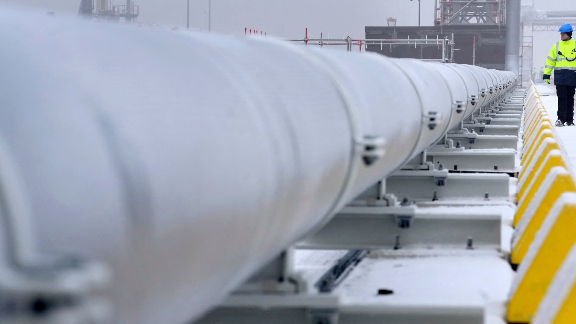 European natural gas prices return to pre-Ukraine war levels
