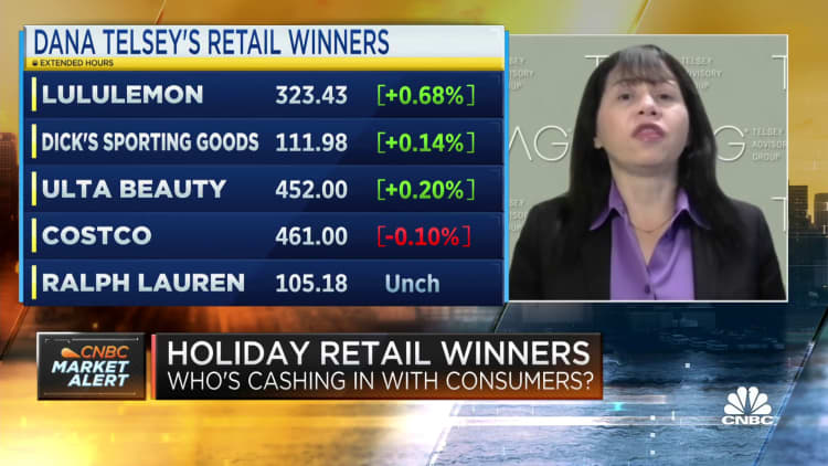 Retail analyst Dana Telsey breaks down top retail picks amid holiday shopping season