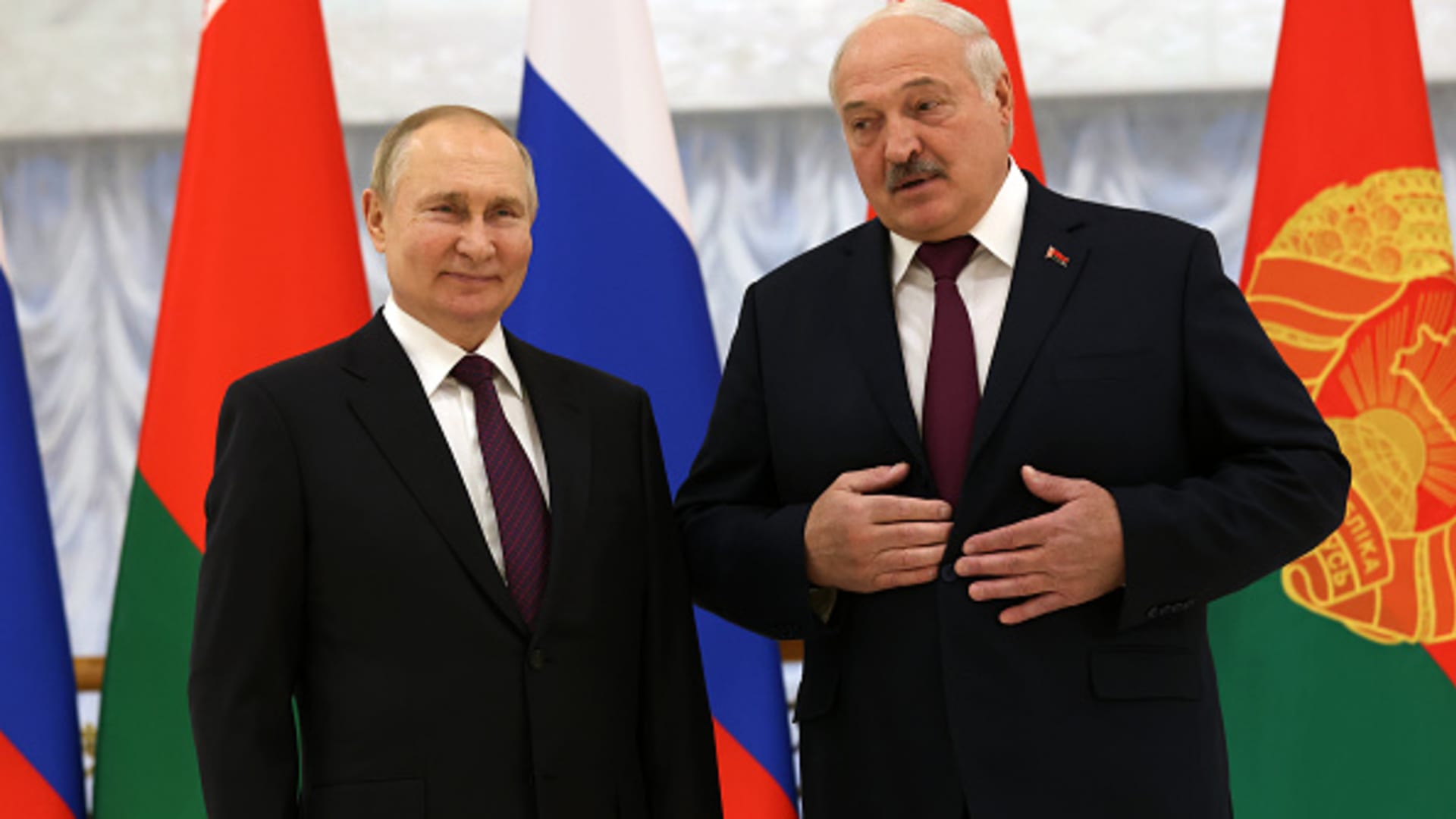 MINSK, BELARUS - DECEMBER 19: (RUSSIA OUT) Russian President Vladimir Putin (L) and Belarussian President Alexander Lukashenko (R) seen during the welcoming ceremony at the Palace of Independence on December 19, 2022, in Minsk, Belarus.