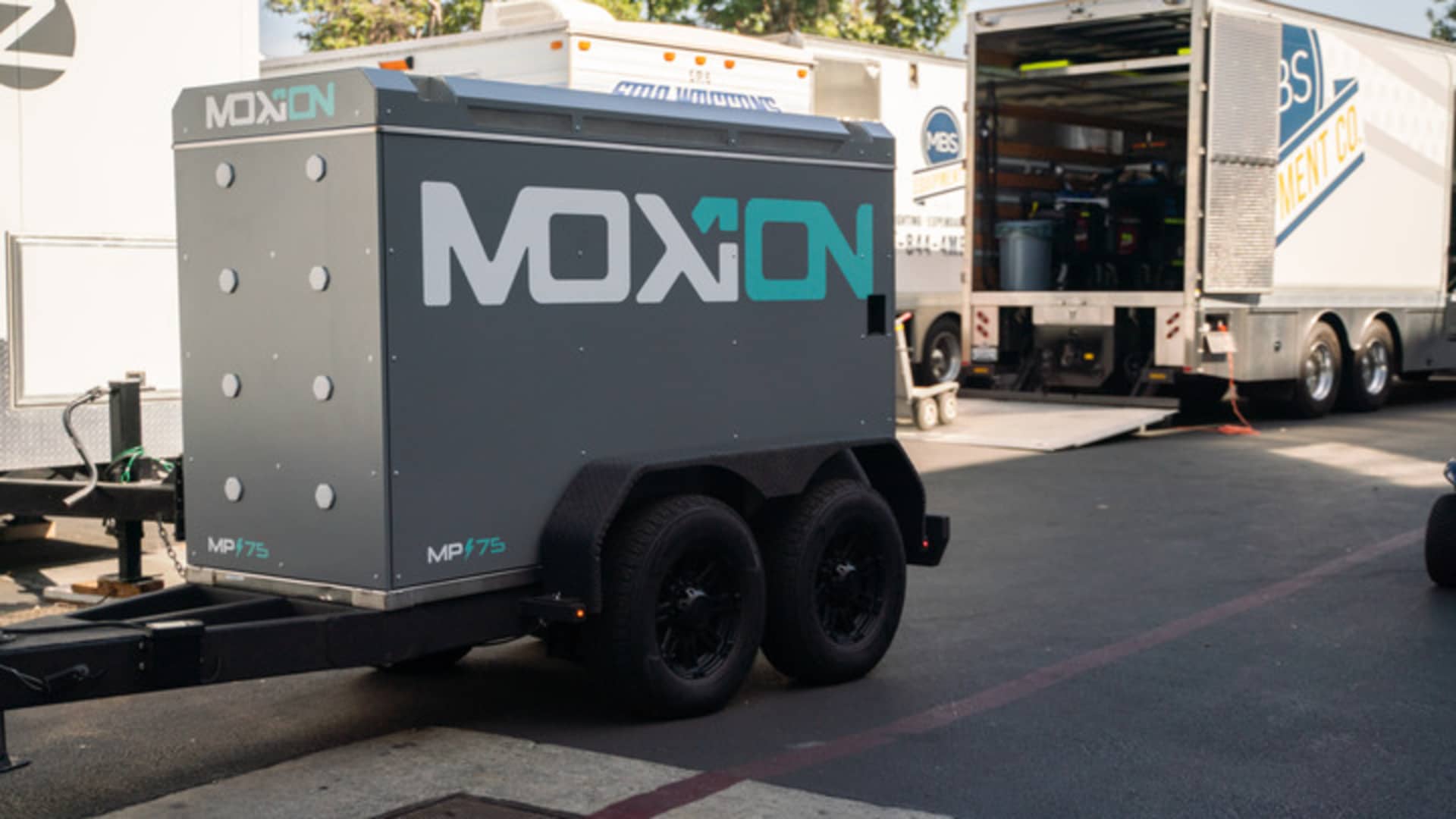 Amazon and Microsoft are backing this battery-powered generator startup