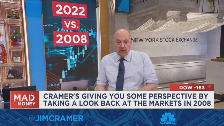 Jim Cramer reminds investors to trust Jerome Powell's 'winning hand' against inflation