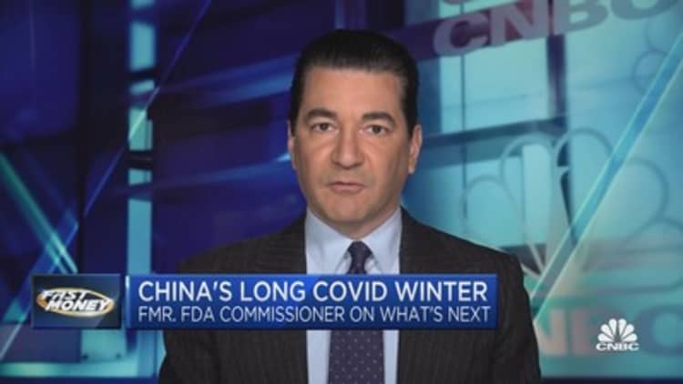 Fmr. FDA commissioner concerned Covid-19 variants in China could become dominant in the U.S.