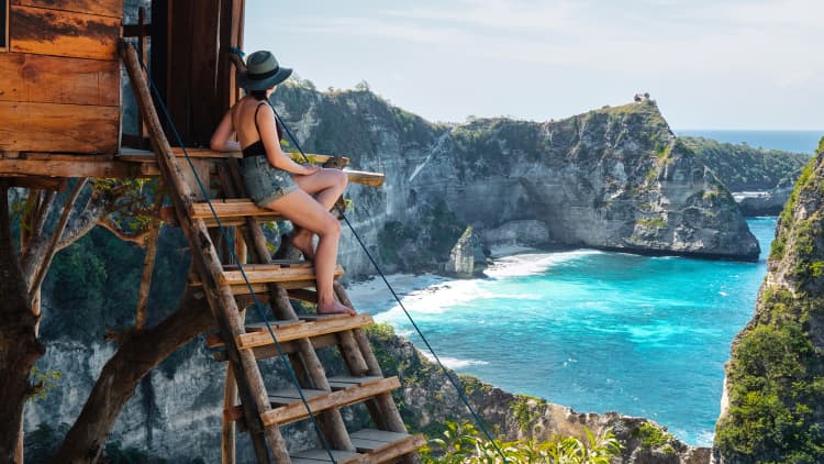 My Digital-Nomad Life Might Seem Like 'One Big Holiday,' but It's Not