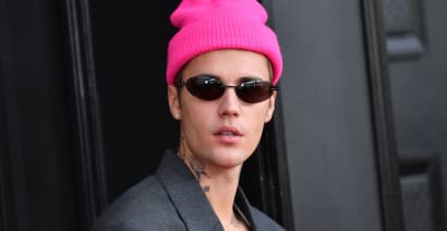H&M removes Justin Bieber merchandise following criticism from pop star 