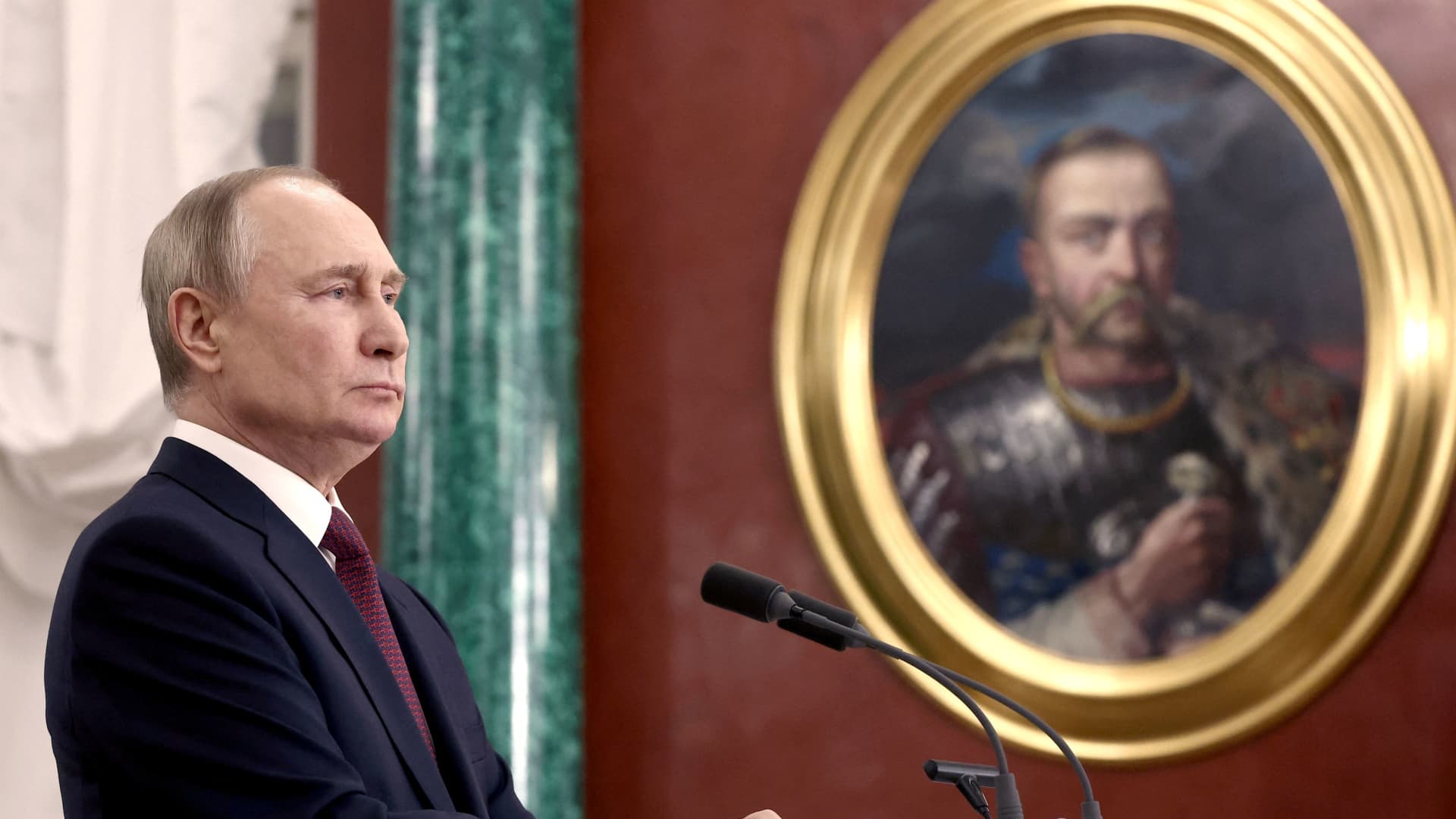 Russian President Vladimir Putin attends a news conference after a meeting of the State Council on youth policy in Moscow, Russia, December 22, 2022. Sputnik/Valeriy Sharifulin/Pool via REUTERS ATTENTION EDITORS - THIS IMAGE WAS PROVIDED BY A THIRD PARTY. 