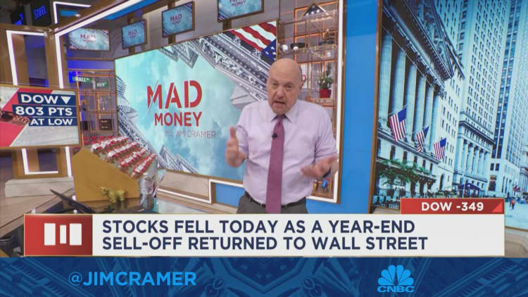 Jim Cramer says the 'worst of 3 worlds' helped lead stocks lower on Thursday