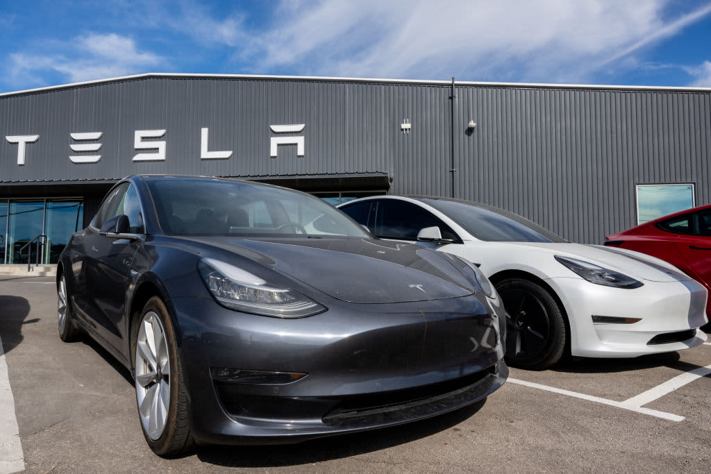 Tesla’s price cut could spur a price war for electric cars