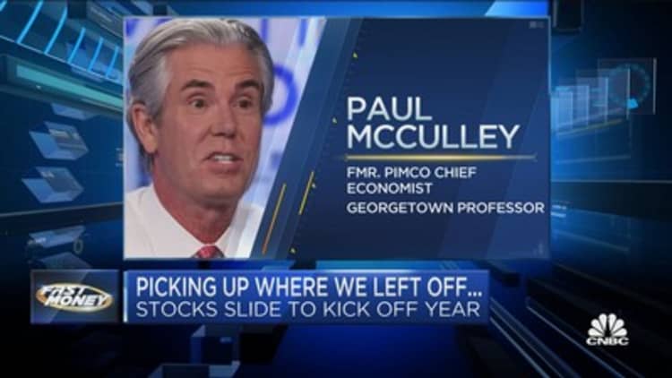 'Buy cheap and out of favor' this quarter, says Paul McCulley, fmr. PIMCO chief economist