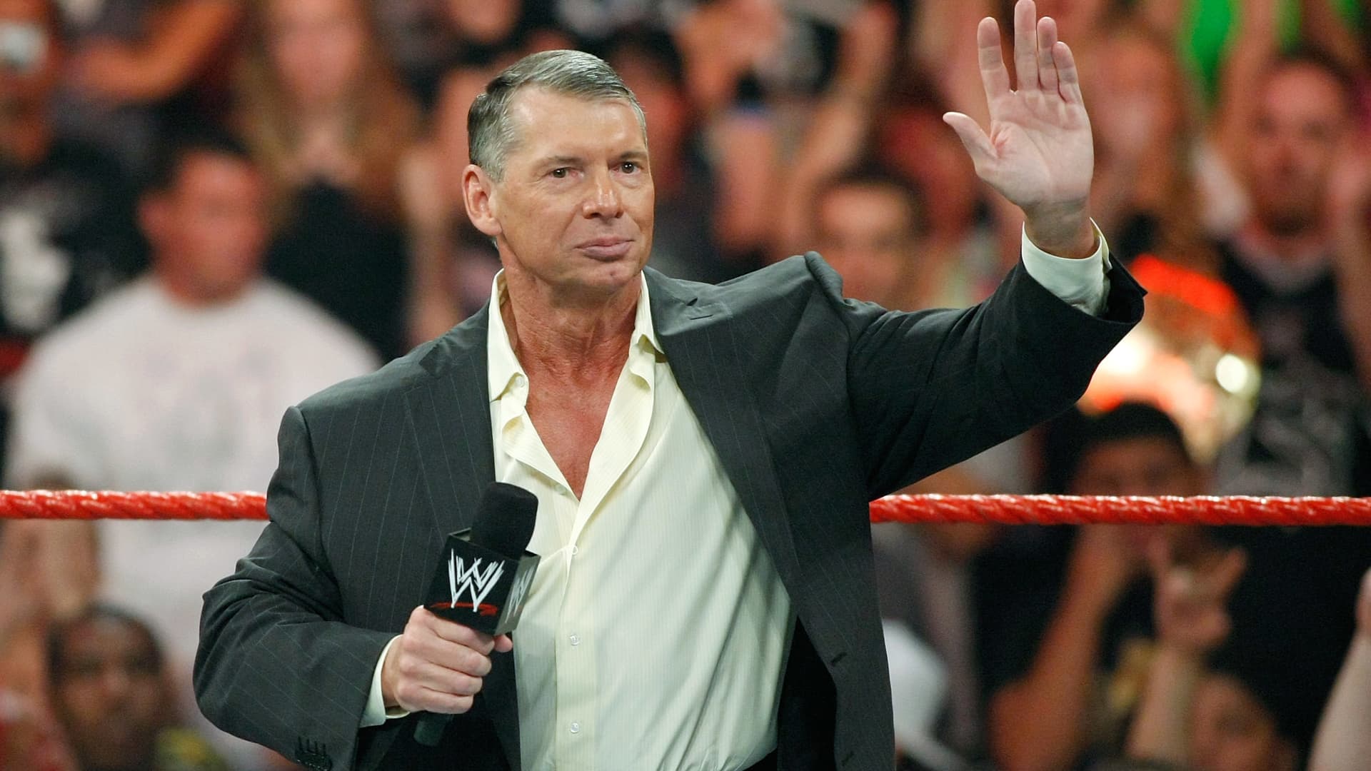 WWE bevestigt dat Vince McMahon zal terugkeren naar de raad van bestuur, aandelen stijgen