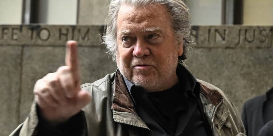 Prosecutors ask judge to jail former Trump aide Steve Bannon after he loses appeal 