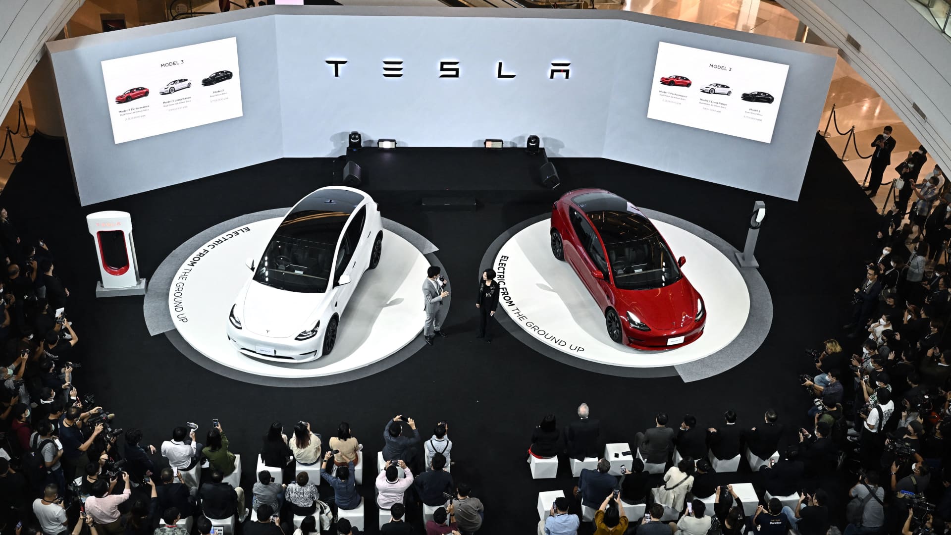 Tesla reduz preços nos EUA e na Europa para estimular vendas