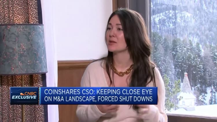 Bitcoin will trade in the $15,000-30,000 range in 2023, says Coinshares CSO