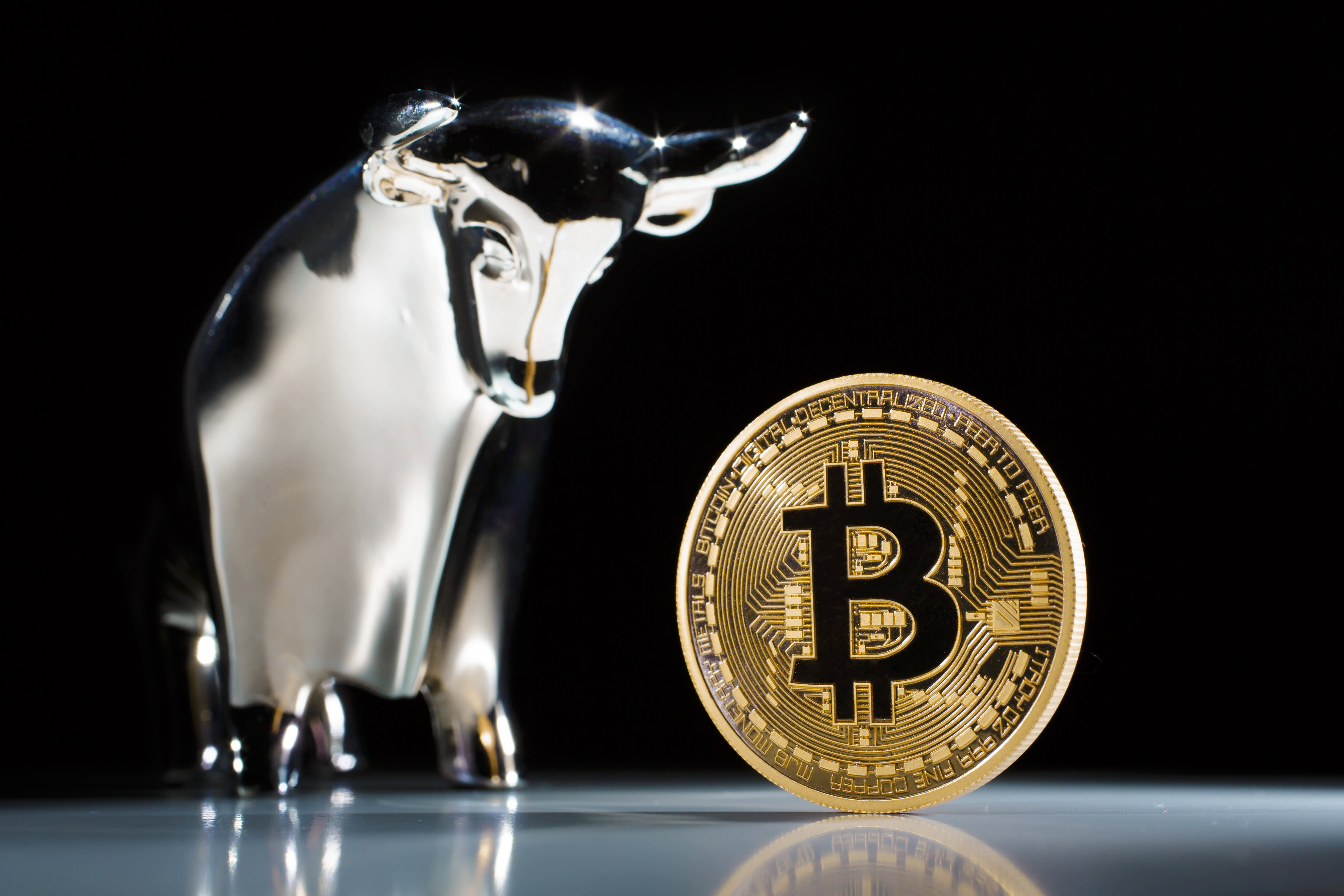 Bitcoin briefly rises above ,000, extending its new yr rally