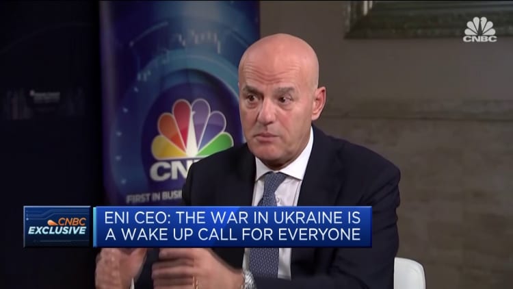 It is difficult to find gas in the short term, says Eni CEO