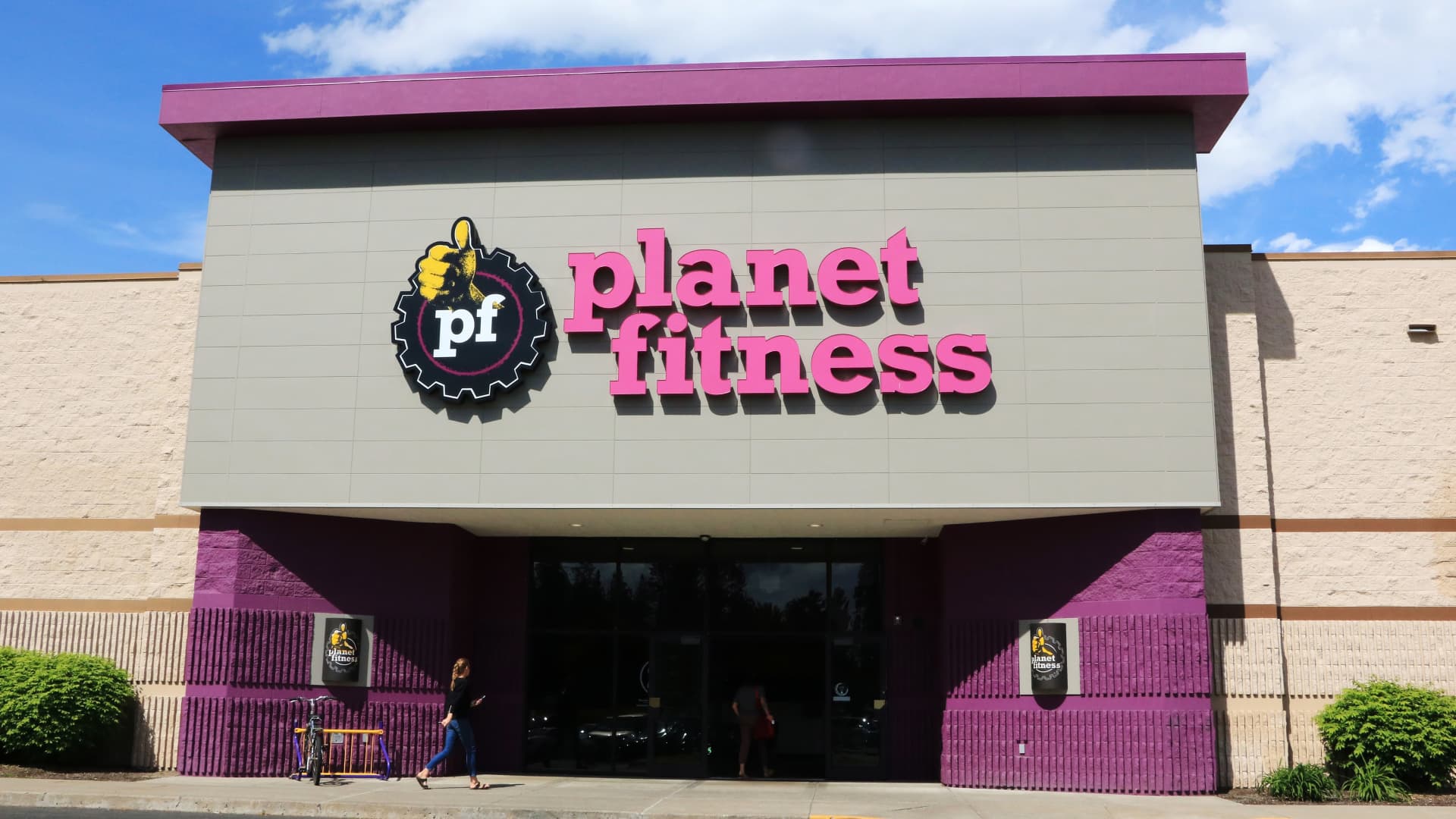 Stocks making the biggest premarket moves: Planet Fitness, Warner Bros Discovery, Yeti, Airbnb and more