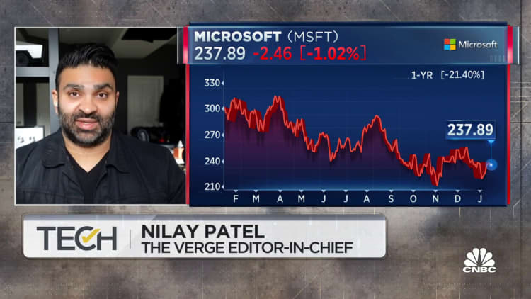 Nilay Patel on Microsoft: Satya Nadella tells us that there is a platform shift in the works