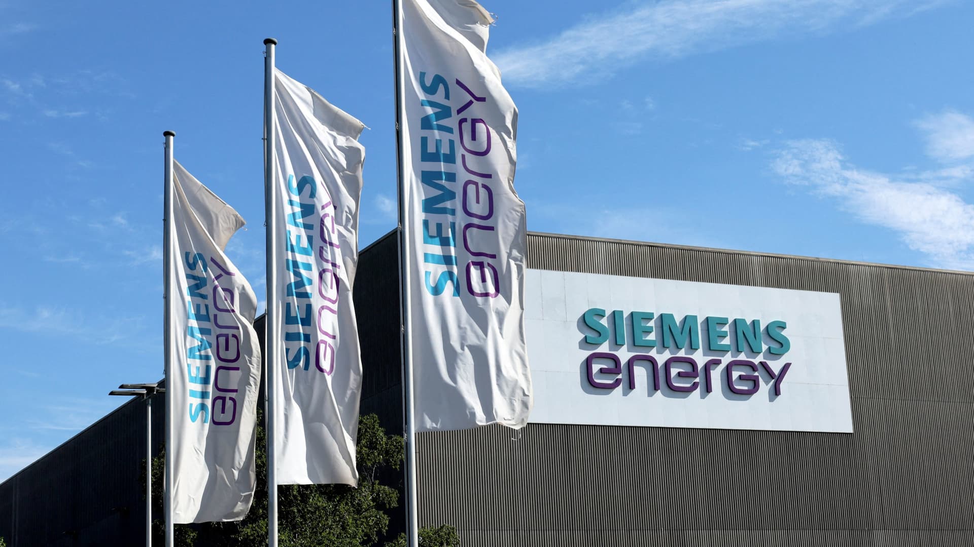 Siemens Energy shares plunge more than 37% as wind turbine worries deepen