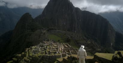 Peru arrests 200 in Lima, while Machu Picchu and the Inca trail were ordered closed as protests flare 