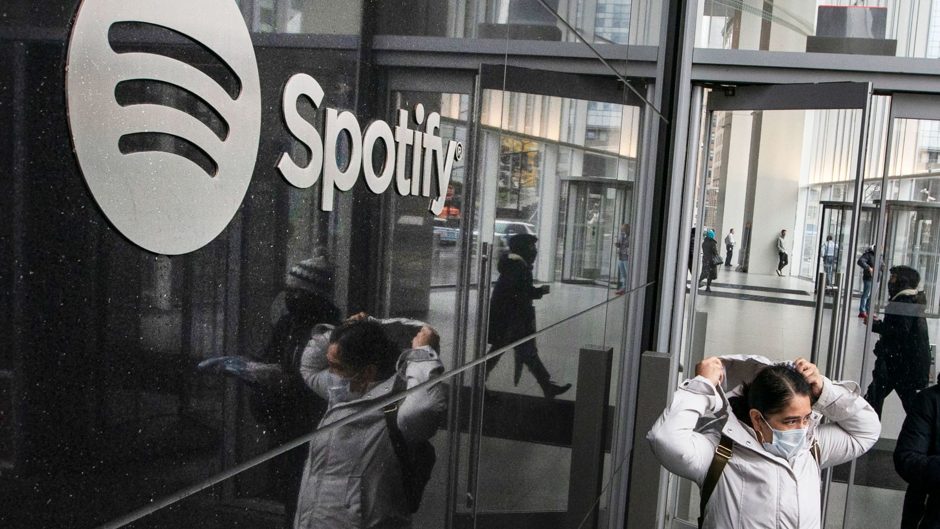 Spotify shares pop 10% on strong user growth