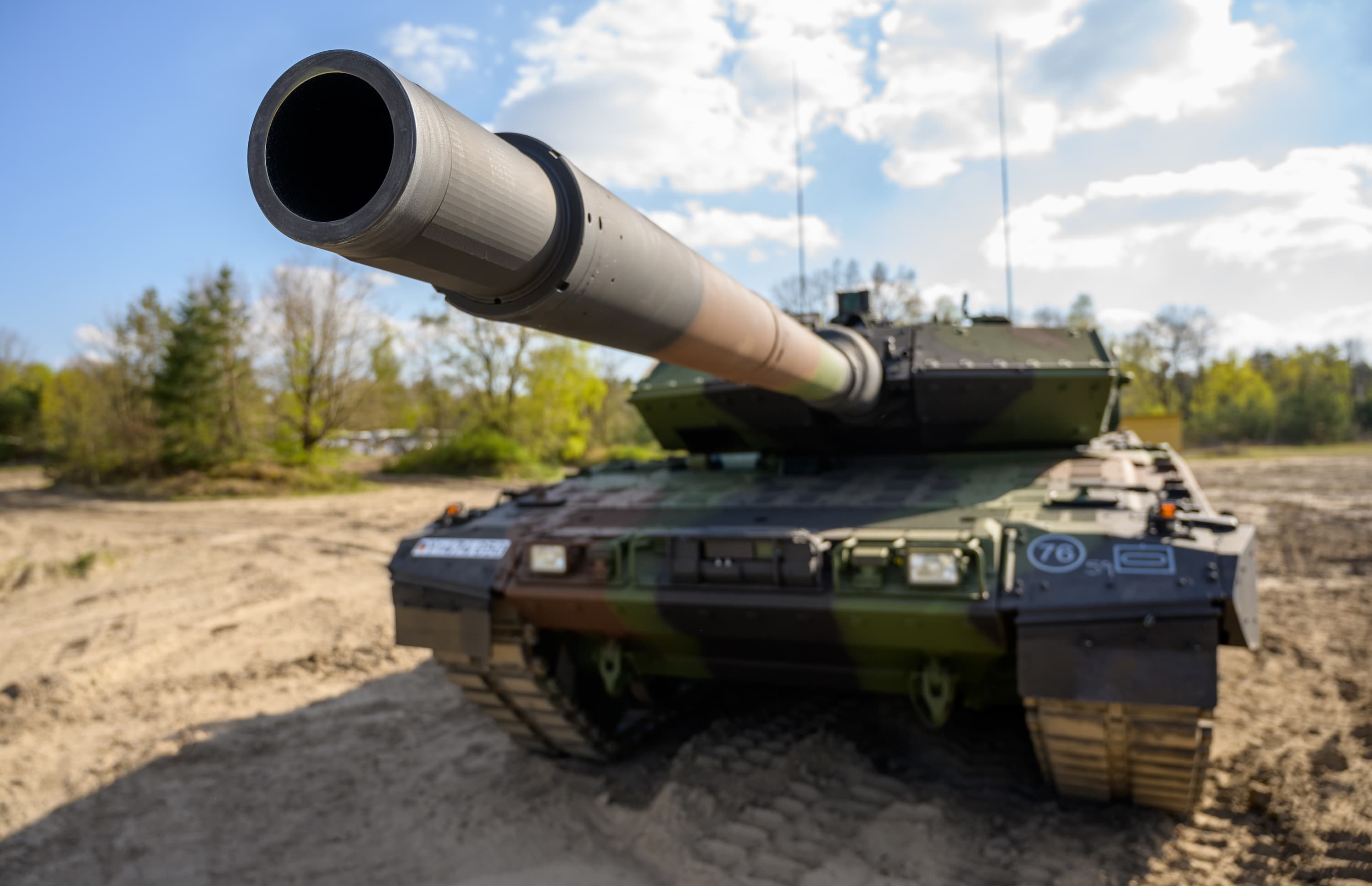 Germany U-Turns Over Tanks, Saying It Will Send Leopard 2S To Ukraine