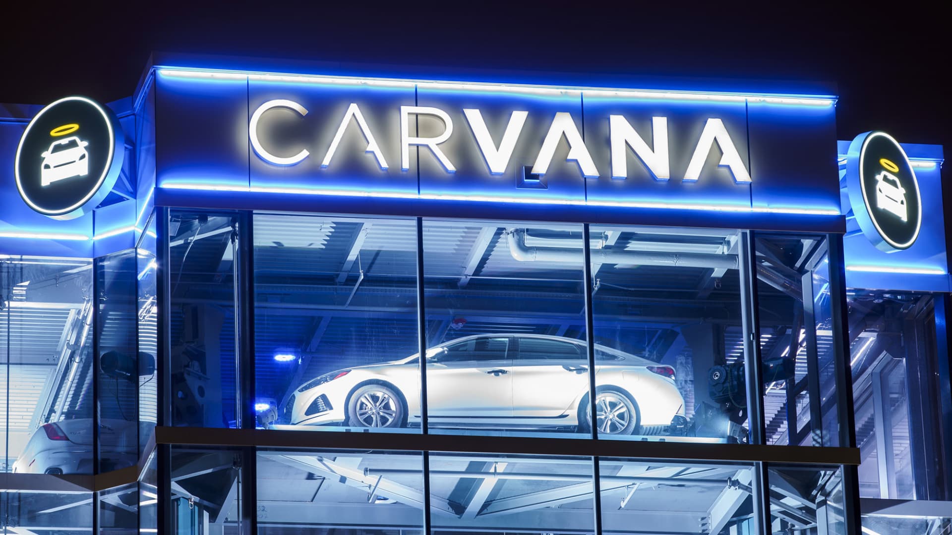 Carvana expects to achieve adjusted profit sooner than expected amid restructuring; shares surge