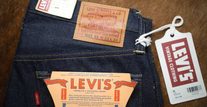 Levi Strauss beats estimates, offers upbeat guidance for fiscal year