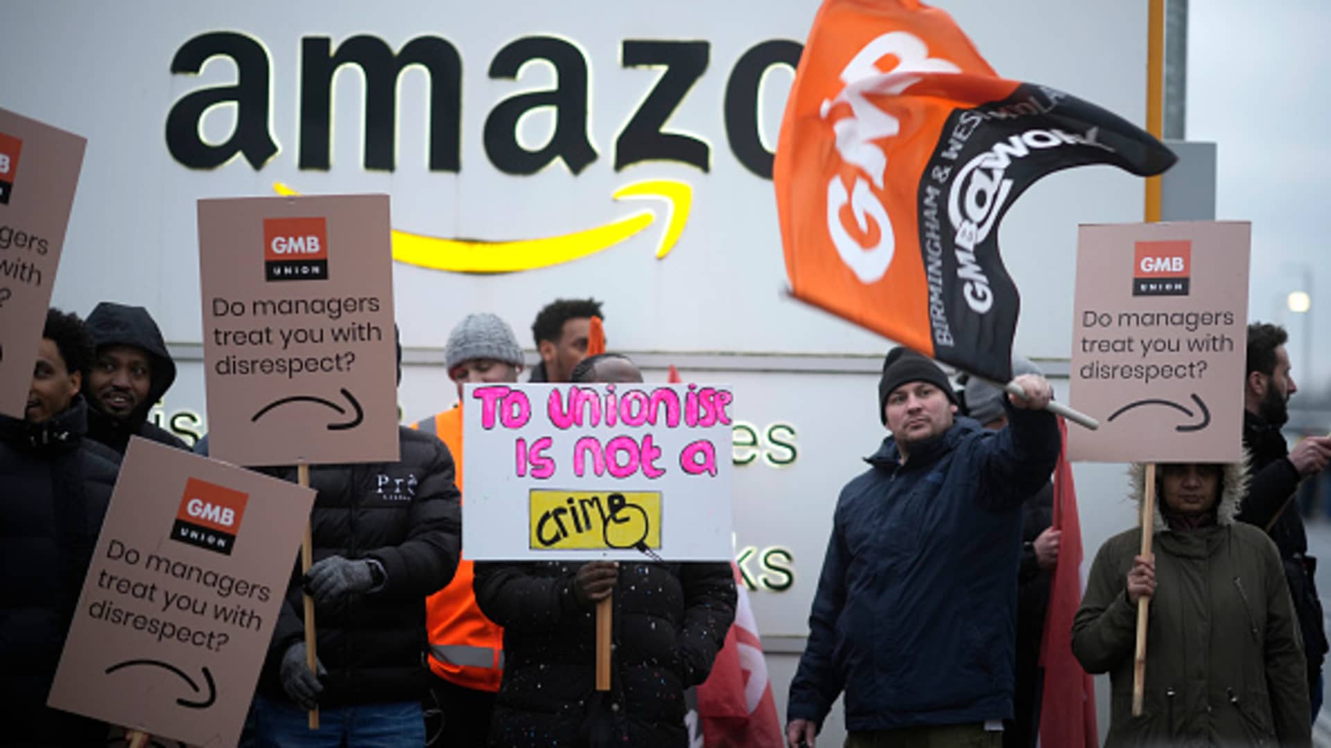 Amazon ‘not concerned’ about wave of unionizing because of competitive pay, benefits, exec says