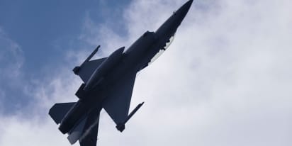 Ukraine aims for F-16 fighter jets after winning battle for tanks