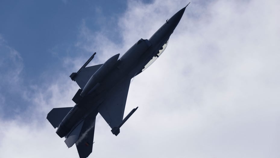 A Belgian F-16 jet fighter takes part in the NATO Air Nuclear drill "Steadfast Noon" (its regular nuclear deterrence exercise) at the Kleine-Brogel air base in Belgium on October 18, 2022. - NATO on October 17, 2022 launched its regular nuclear deterrence drills in western Europe, after tensions soared with Russia over President Vladimir Putin's veiled threats in the face of setbacks in Ukraine. The 30-nation alliance has stressed that the "routine, recurring training activity" -- which runs until October 3
