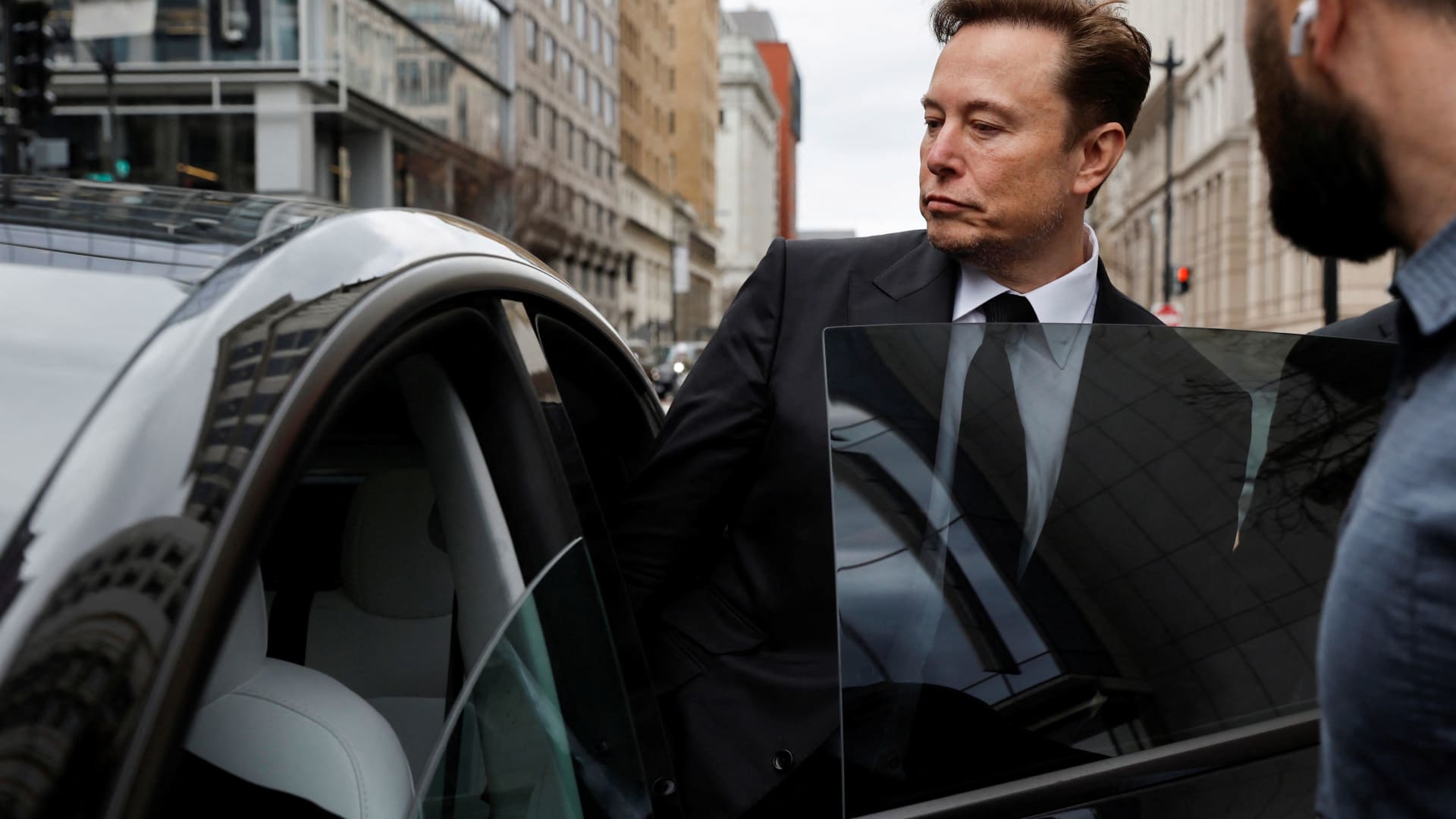 Musk, Tesla not liable in securities class-action lawsuit