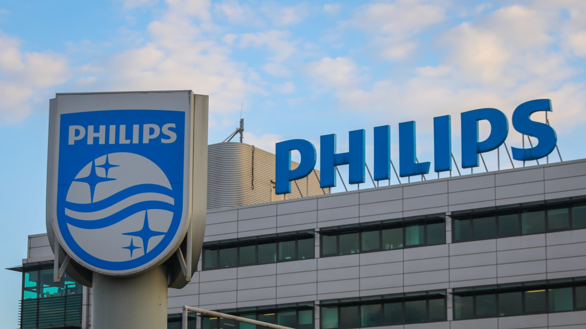Philips shares fall 7% after U.S. drug regulator deals fresh blow to sleep device recall