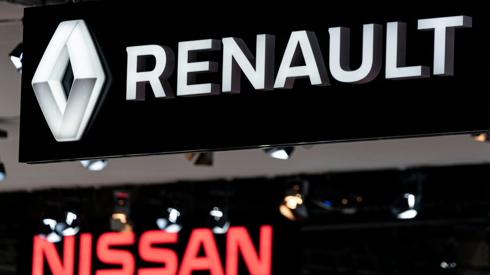Renault slashes Nissan stake as the automakers overhaul their decades-long alliance - CNBC