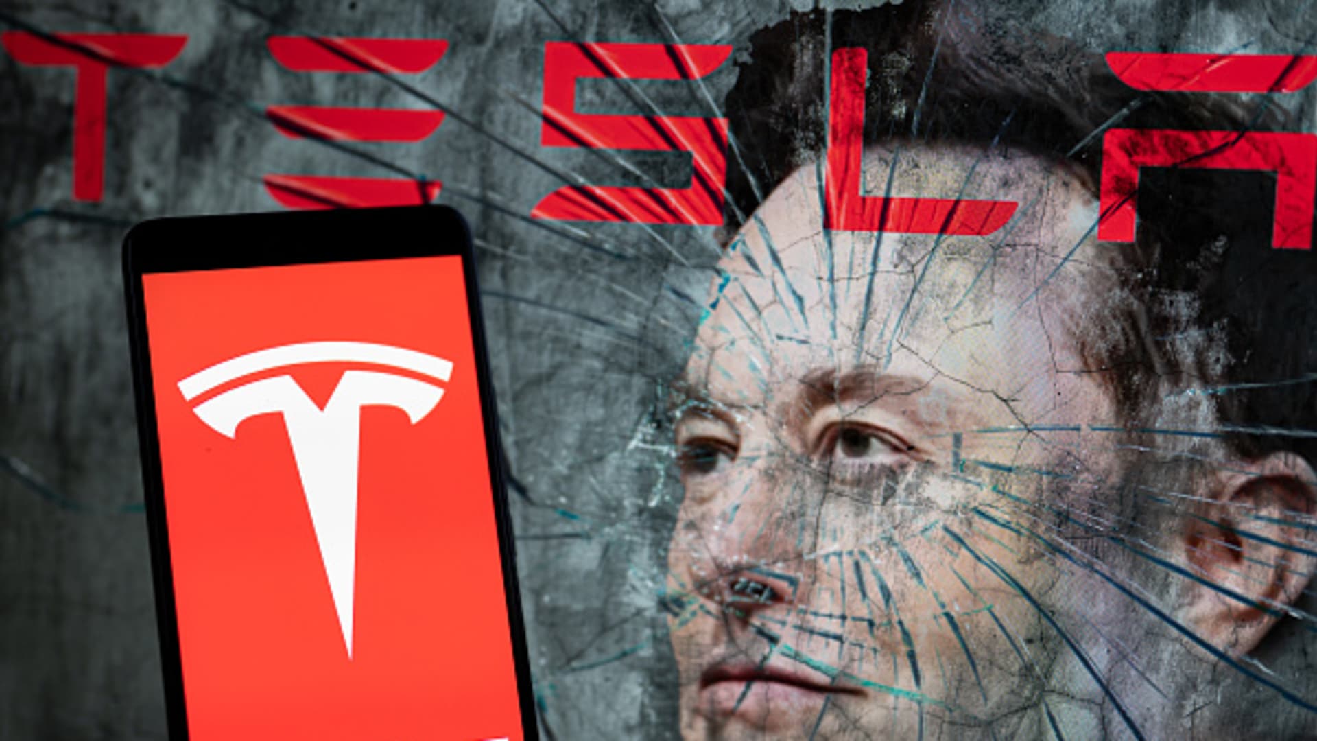 Tesla board member says Musk doesn't mind bankruptcy if a rival builds a better car: 'That's his philosophy'