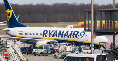 Ryanair reports bumper profit on 'favorable' fuel hedges