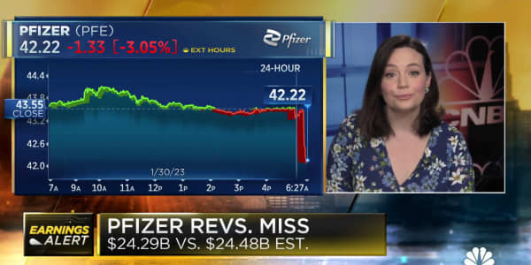 Pfizer beats EPS estimates; stock falls on lower yearly guidance