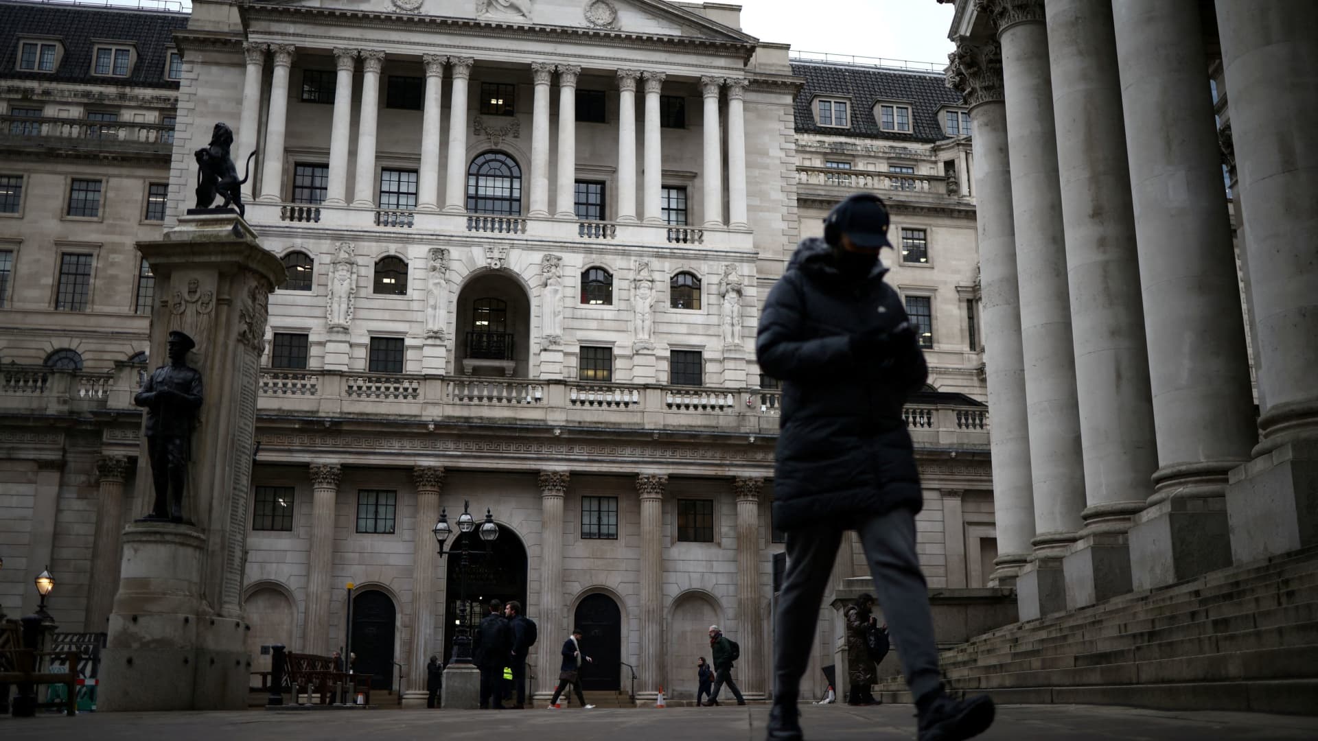 Bank of England hikes rates by quarter percentage point in split vote