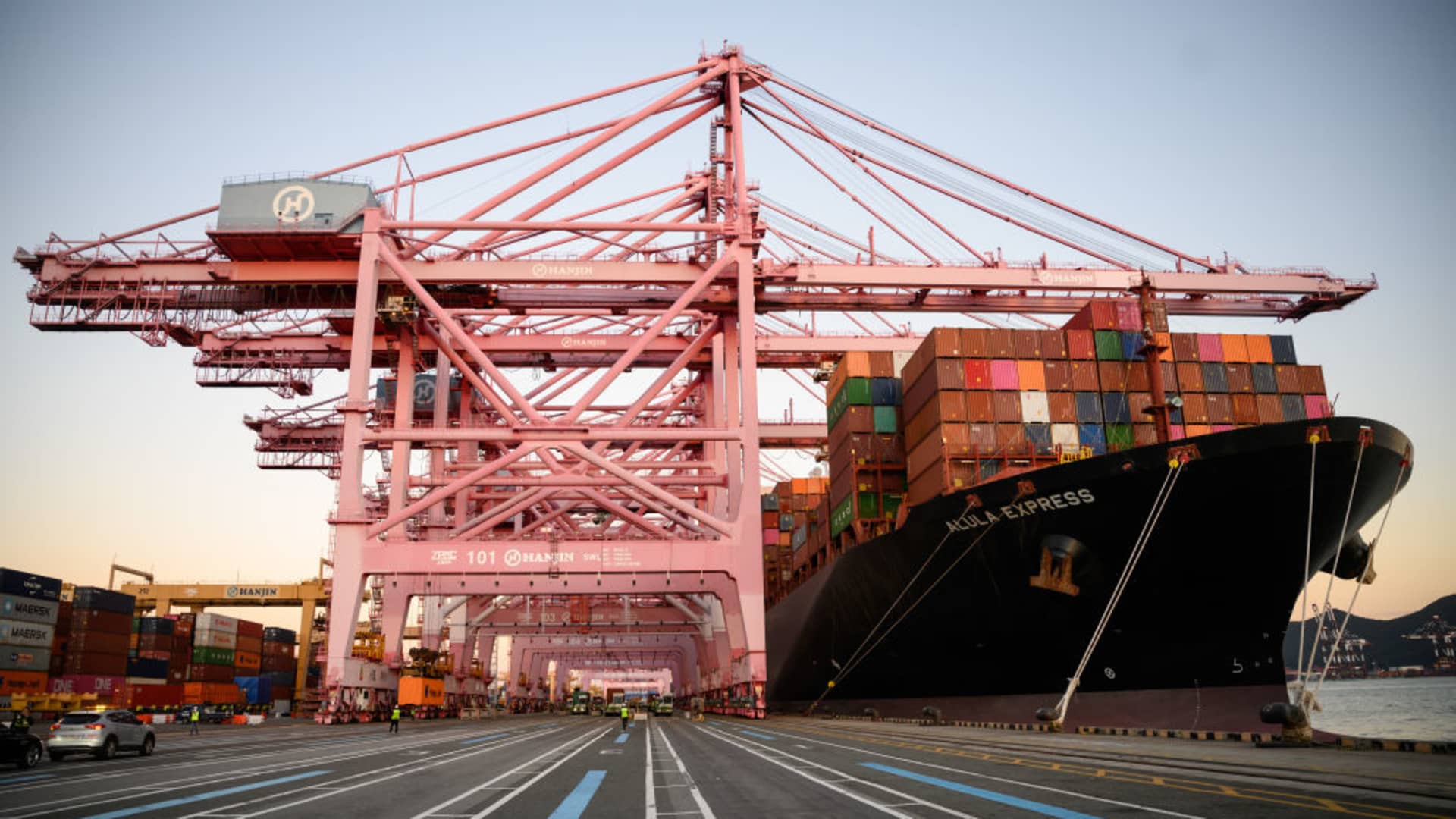 South Korea posts the worst trade deficit in its history – CNBC