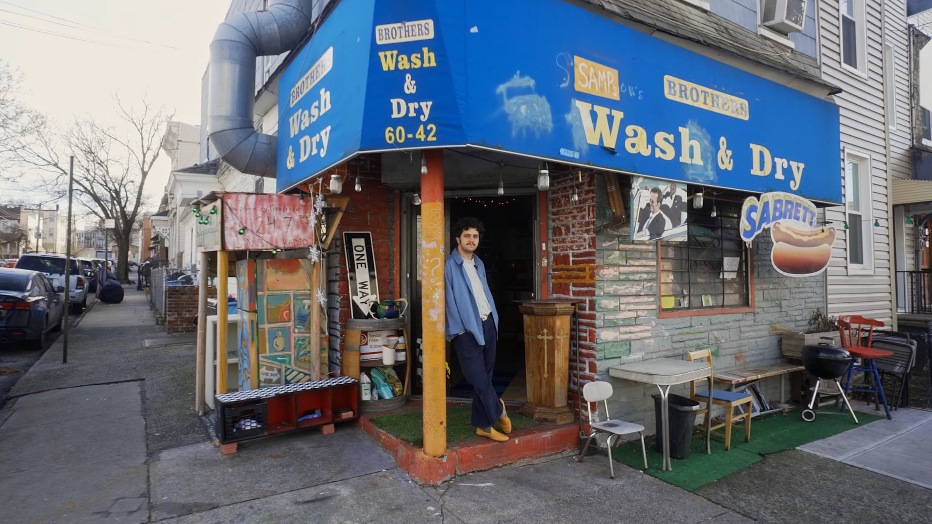 27-year-old pays $1,850/month to live in an old NYC laundromat: 'I knew true community as a child and I know it again now'