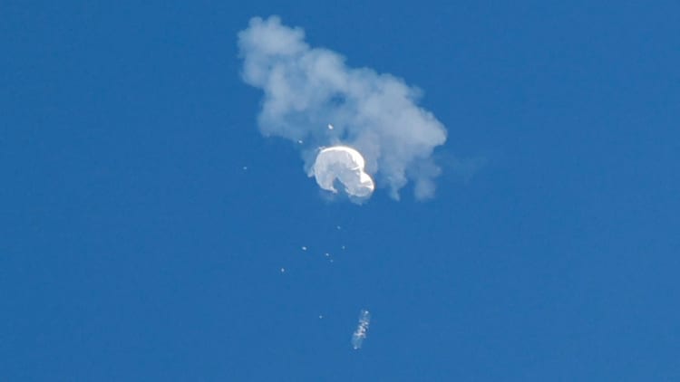US missile shoots down suspected Chinese spy balloon