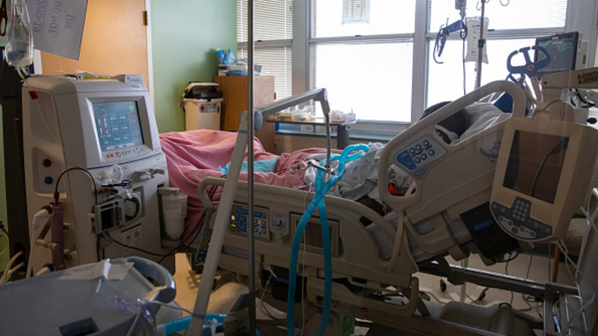 Hispanic dialysis patients face 40% higher risk of staph infection than whites, CDC says