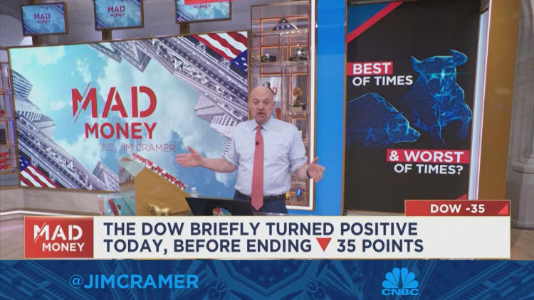 Cramer says he's betting with Fed Chairman Jerome Powell