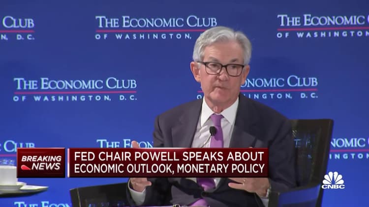 Le président de la Fed, Powell: les augmentations de taux en cours sont appropriées