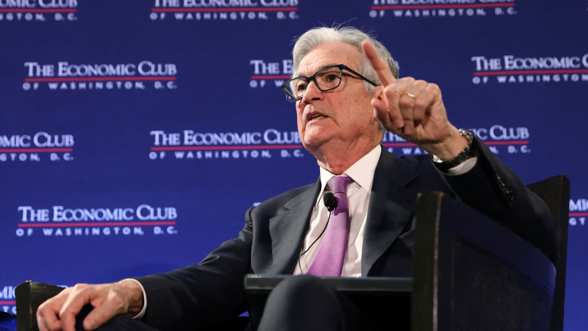 Fed Chair Powell says inflation is beginning to ease, however rates of interest nonetheless prone to rise