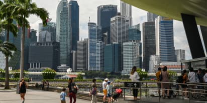 Singapore drops pre-departure requirements for travelers, further eases mask rules