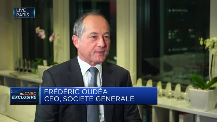 We expect more pressure on revenue this year, Société Générale CEO says