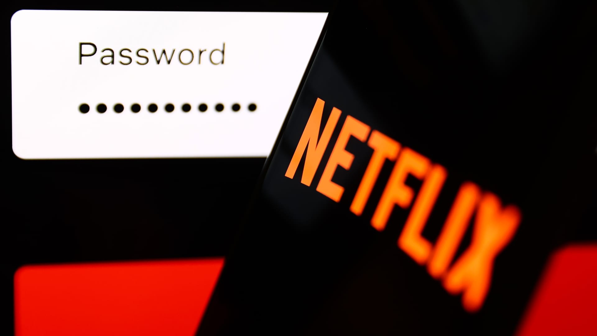 Photo of Netflix password-sharing crackdown rolls out in the U.S.