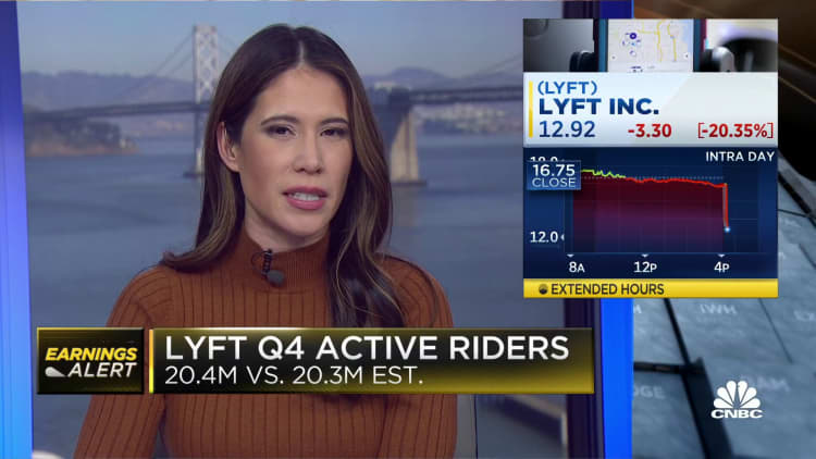 Lyft beats on top and bottom lines, guidance down