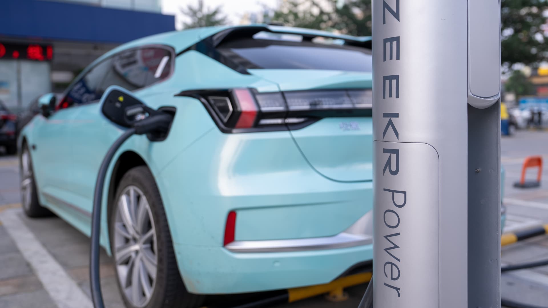 Chinese EV brand Zeekr is now worth more than Xpeng